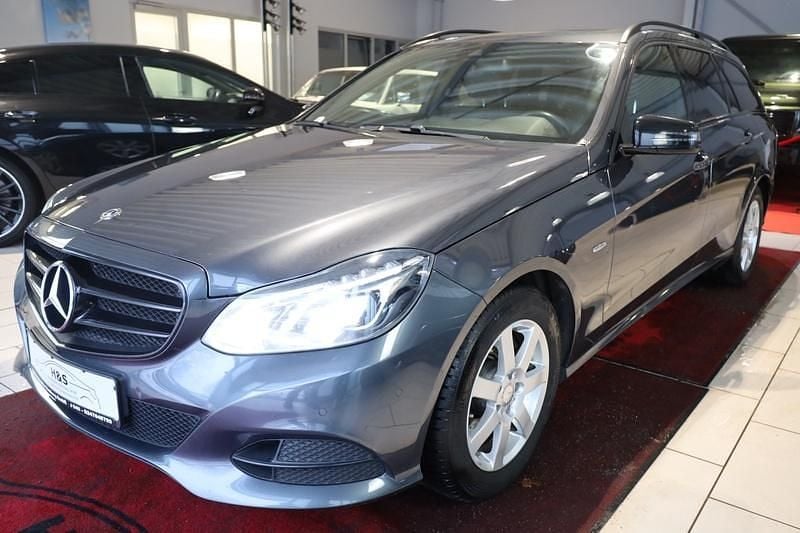Tenoritgrau lack Gebraucht 2017 Mercedes E220 Edition Kombi | 13.900 € (Guter Preis) - Bild 1/4