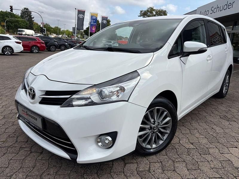Weiß Gebraucht 2016 Toyota Verso Edition-S Van / Kleinbus | 15.990 € (Fairer Preis) - Bild 1/4