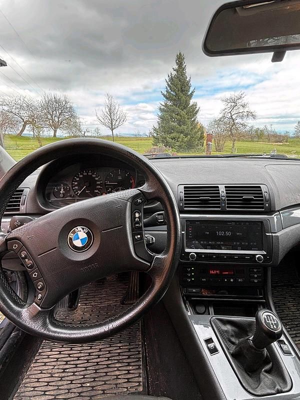Second-hand BMW 320 150 CP (110 kW) 2002 Albastru Break