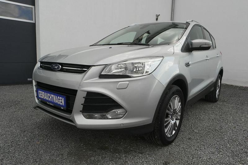 Silber Gebraucht 2014 Ford Kuga Titanium SUV | 8.300 € (Fairer Preis) - Bild 1/4
