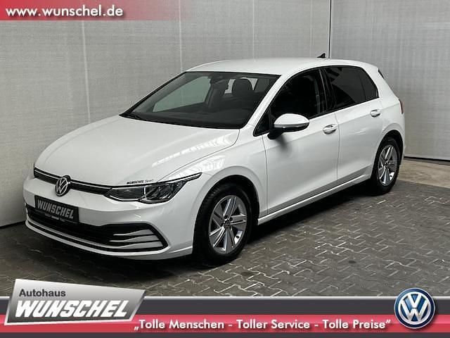Weiß Gebraucht 2020 VW Golf VIII Life Limousine | 22.750 € (Fairer Preis) - Bild 1/4
