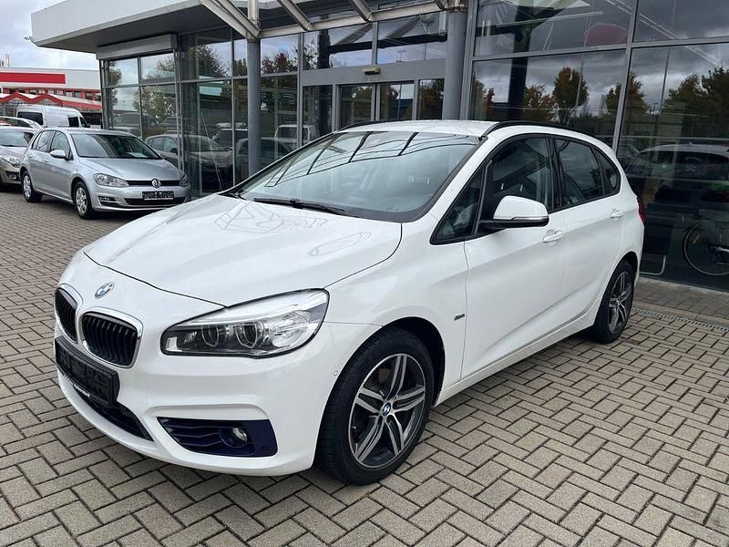 Alpinweiss iii Gebraucht 2016 BMW 218 Sport Line Kombi | 10.999 € (Fairer Preis) - Bild 1/4