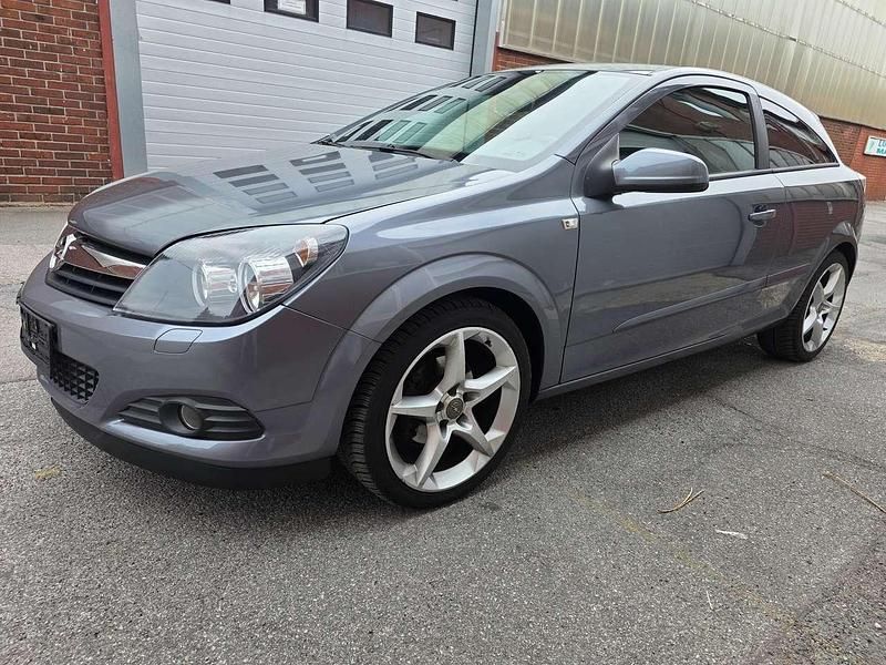 Grau Gebraucht 2007 Opel Astra GTC Kleinwagen | 2.900 € - Bild 1/4