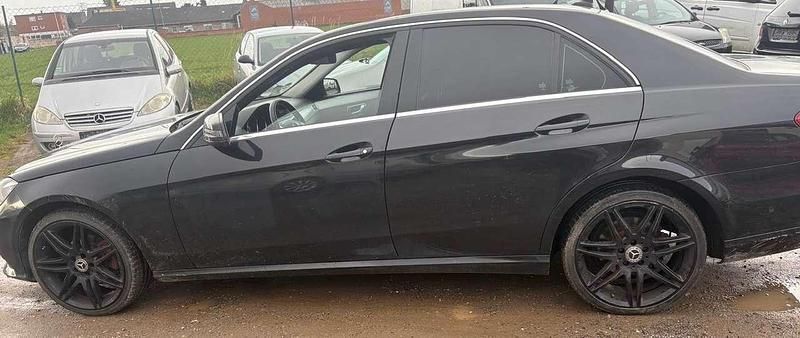 Gebraucht Mercedes E200 Elegance 136 PS (100 kW) 2015 Schwarz Limousine