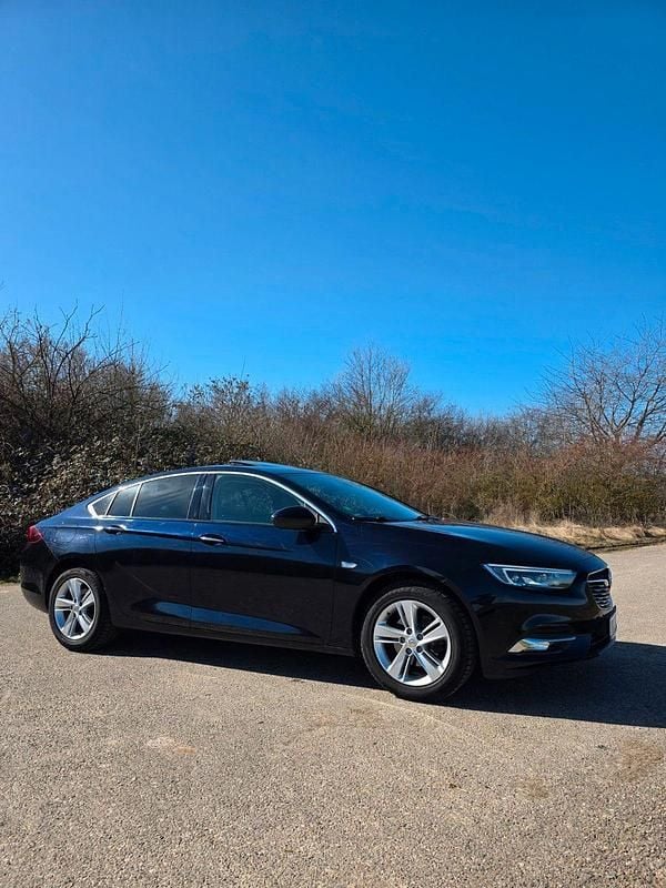 Gebraucht Opel Insignia 136 PS (100 kW) 2018 Blau Limousine