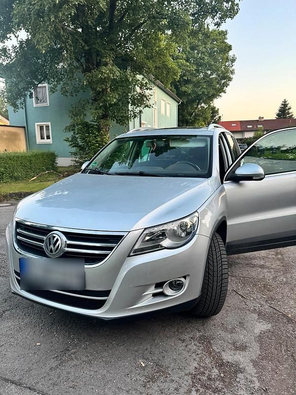Gebraucht VW Tiguan 140 PS (102 kW) 2008 Silber SUV