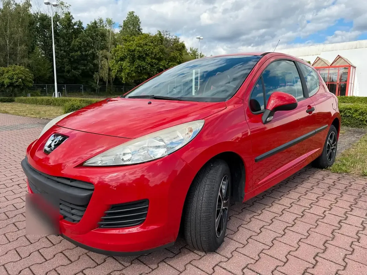 Gebraucht Peugeot 207 73 PS (53 kW) 2009 Rot Kleinwagen