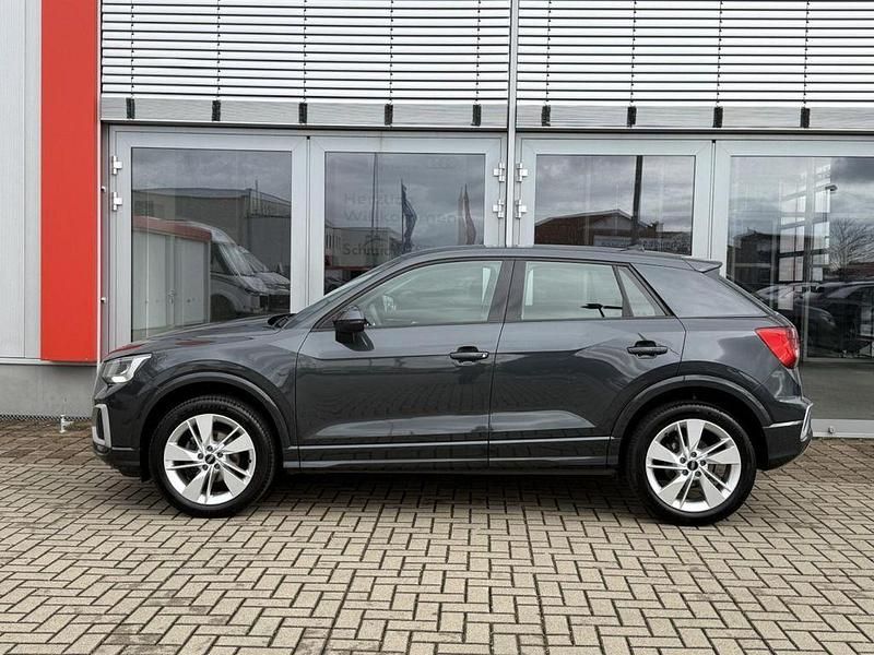 Gebraucht Audi Q2 Advanced Plus 150 PS (110 kW) 2022 Grau metallic SUV