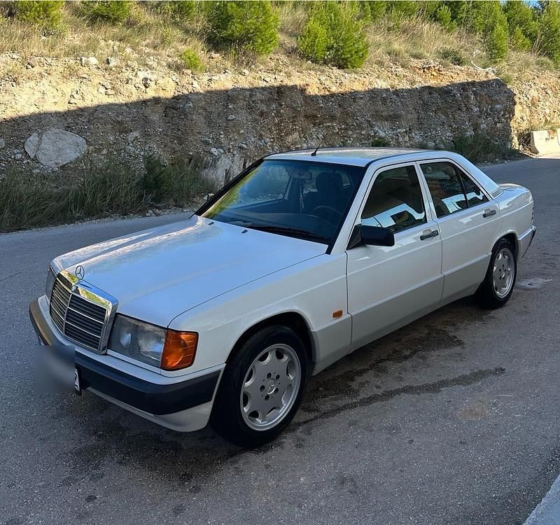 Weiß Gebraucht 1989 Mercedes 190 Limousine | 4.850 € - Bild 1/4