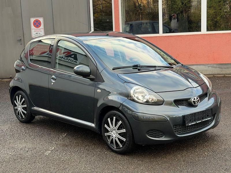 Gebraucht Toyota Aygo Cool 68 PS (50 kW) 2011 Grau Kleinwagen