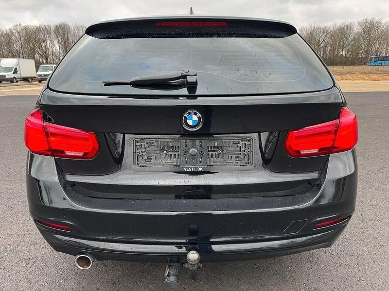 Gebraucht BMW 318 150 PS (110 kW) 2015 Schwarz Kombi