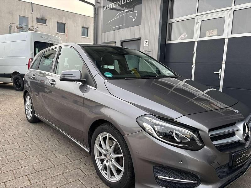 Gebraucht Mercedes B220 177 PS (130 kW) 2016 Grau Van / Kleinbus