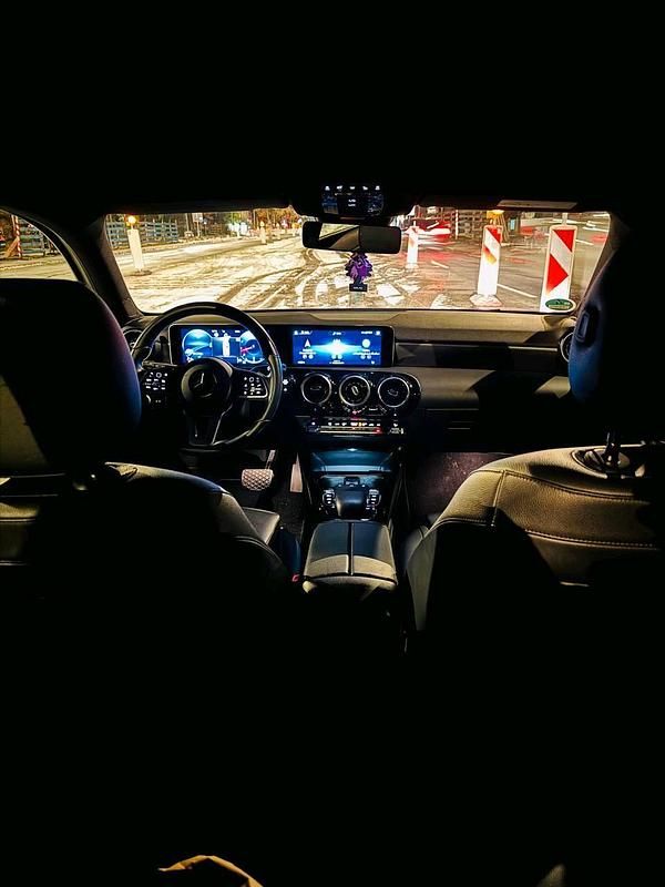 Gebraucht Mercedes A220 190 PS (139 kW) 2019 Weiß Limousine