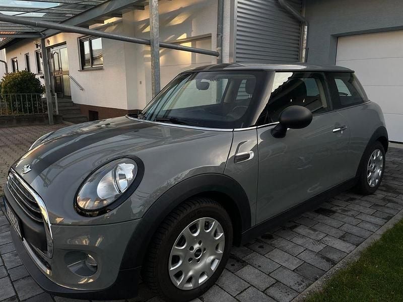 Grau Gebraucht 2017 Mini John Cooper Works Kleinwagen | 11.290 € (Superpreis) - Bild 1/4