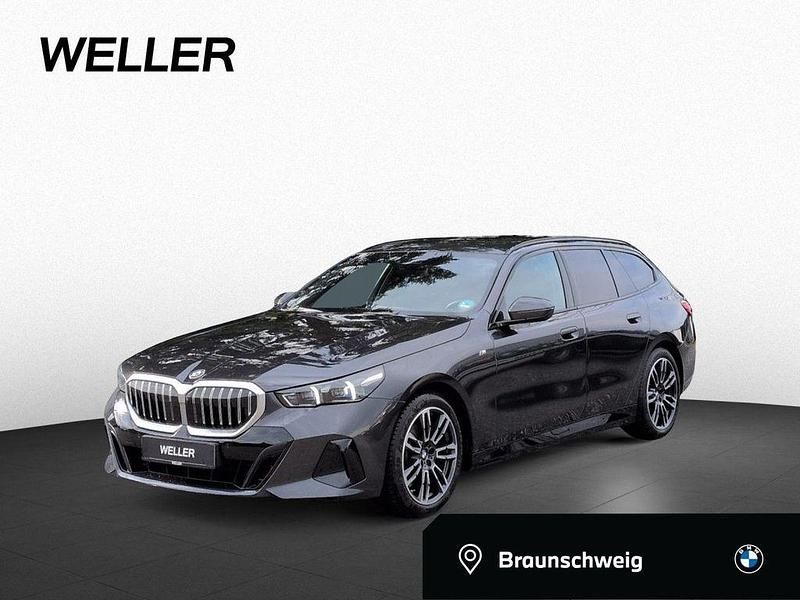 Sophistograu brillanteffekt Gebraucht 2024 BMW 520 M Sport Kombi | 51.450 € (Guter Preis) - Bild 1/4