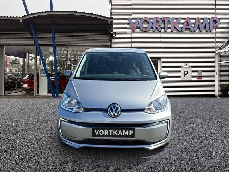 Gebraucht VW e-up! 61 kW (83 PS) 2021 Tungsten silver (metallic) Kleinwagen