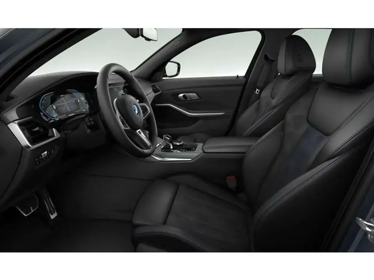 Gebraucht BMW 330e M Sport 292 PS (214 kW) 2022 Grau Kombi
