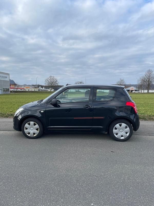 Schwarz Gebraucht 2009 Suzuki Swift Kleinwagen | 2.200 € (Fairer Preis) - Bild 1/4