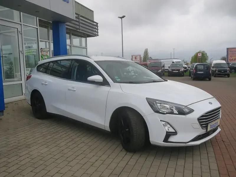 Gebraucht Ford Focus Cool & Connect 120 PS (88 kW) 2020 Weiß Limousine