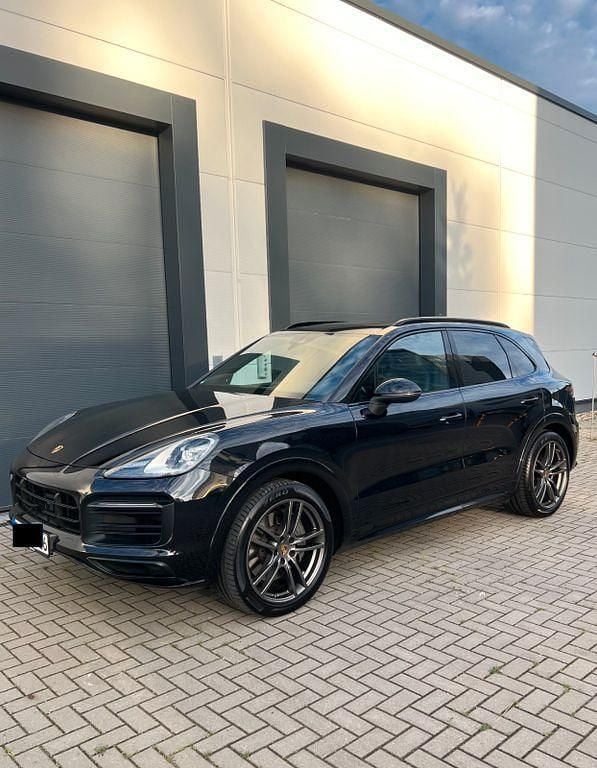 Schwarz Gebraucht 2019 Porsche Cayenne S Chrono SUV | 69.000 € (Teuer) - Bild 1/4