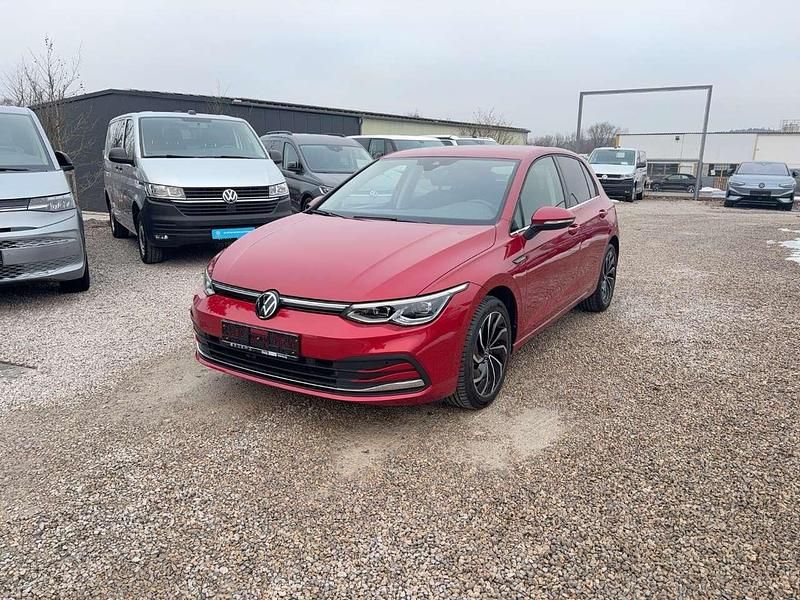 Gebraucht VW Golf VIII Style 131 PS (96 kW) 2023 Kings red Limousine