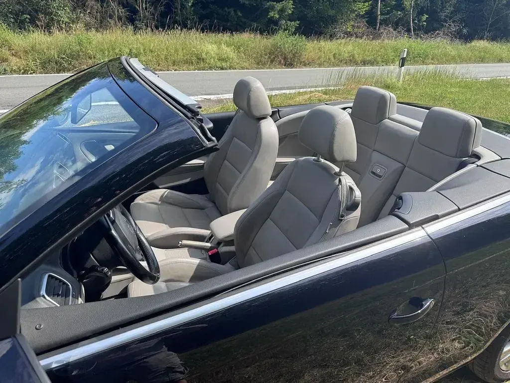 Gebraucht VW Eos 122 PS (89 kW) 2010 Schwarz Cabrio