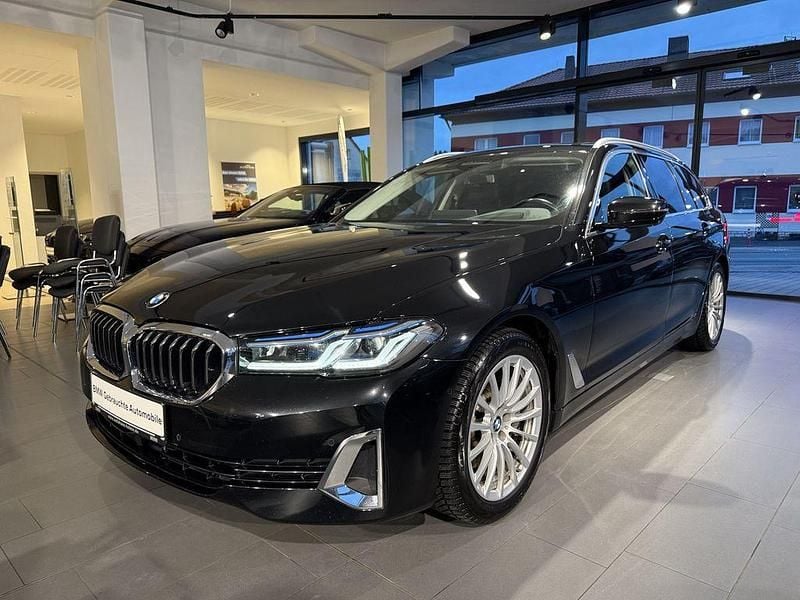 Schwarz Gebraucht 2021 BMW 530 Luxury Line Limousine | 32.890 € (Etwas zu teuer) - Bild 1/4