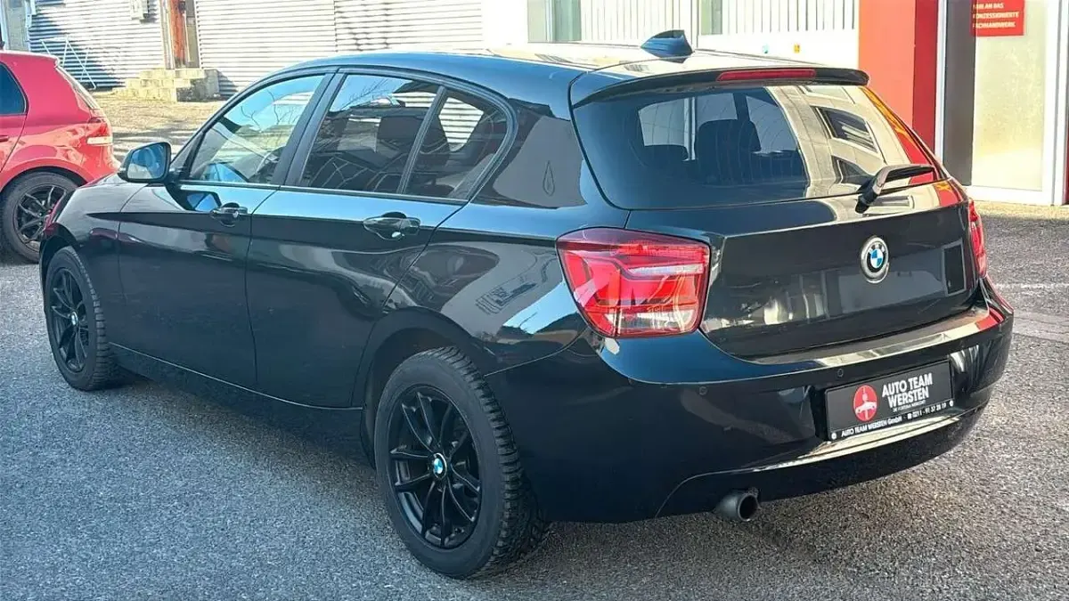 Gebraucht BMW 118 Advantage 170 PS (125 kW) 2014 Schwarz Kleinwagen