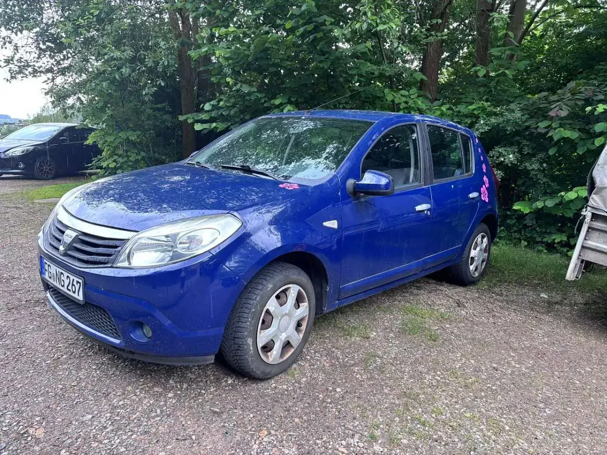 Gebraucht Dacia Sandero 75 PS (55 kW) 2009 Blau Limousine