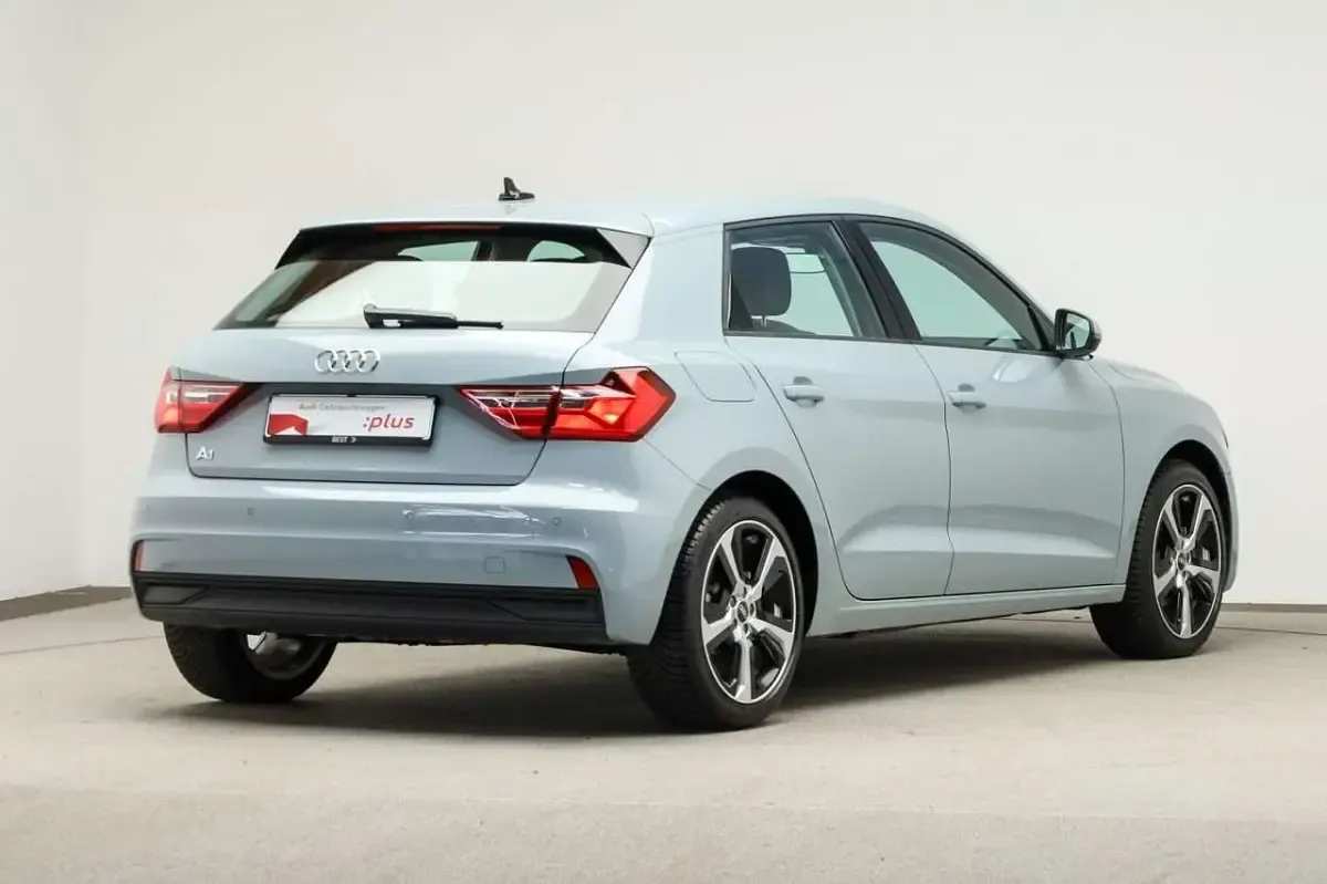 Gebraucht Audi A1 110 PS (80 kW) 2023 Pfeilgrau perleffekt SUV
