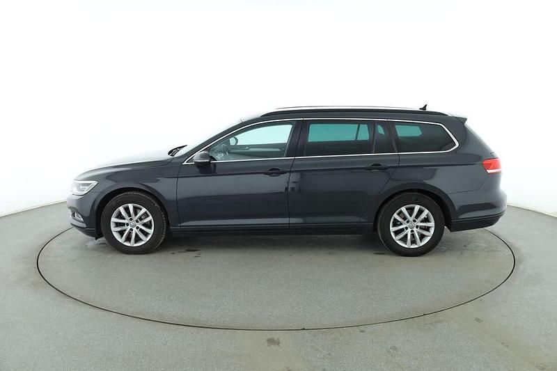 Gebraucht VW Passat Comfortline 150 PS (110 kW) 2019 Grau Kombi