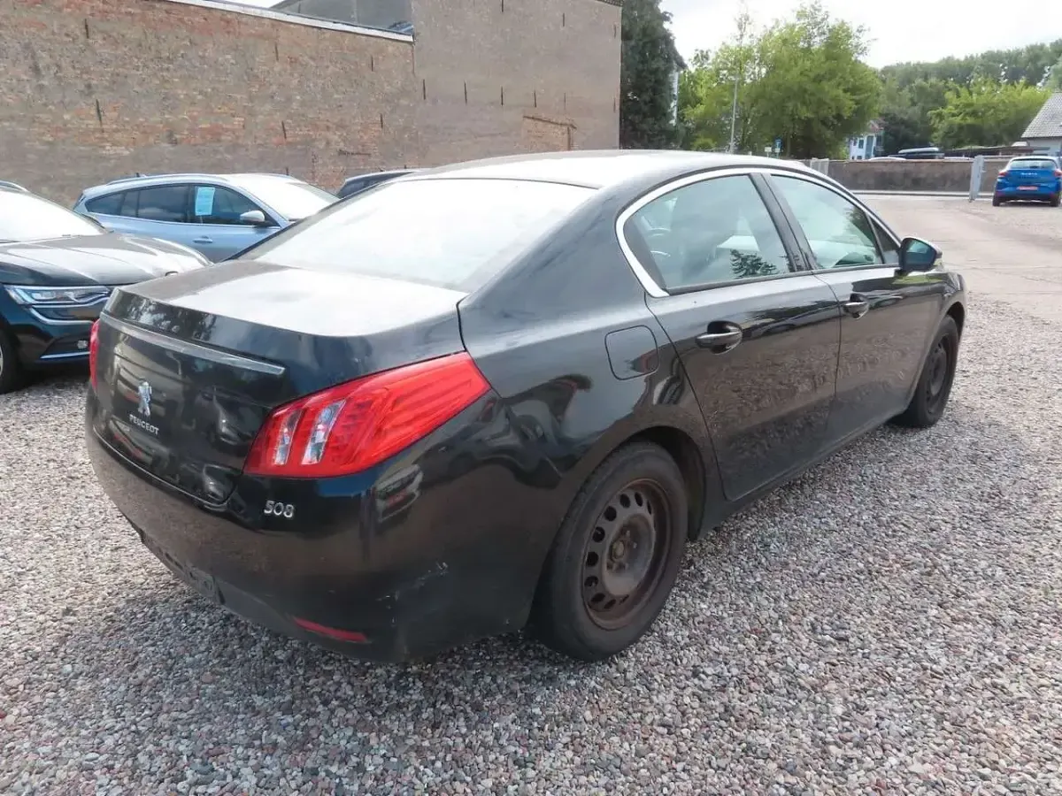 Gebraucht Peugeot 508 Active 156 PS (114 kW) 2012 Lackierung schwarz perla nera/ Limousine