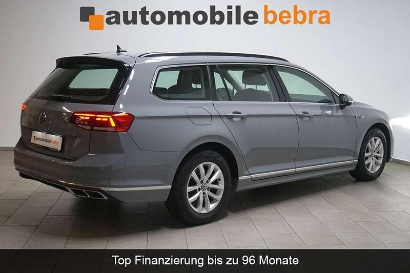 Gebraucht VW Passat R-line 150 PS (110 kW) 2022 Mondsteingrau Kombi