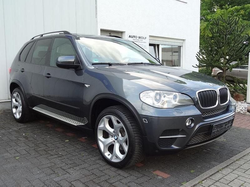 Platingrau Gebraucht 2011 BMW X5 Performance SUV | 13.990 € (Guter Preis) - Bild 1/4