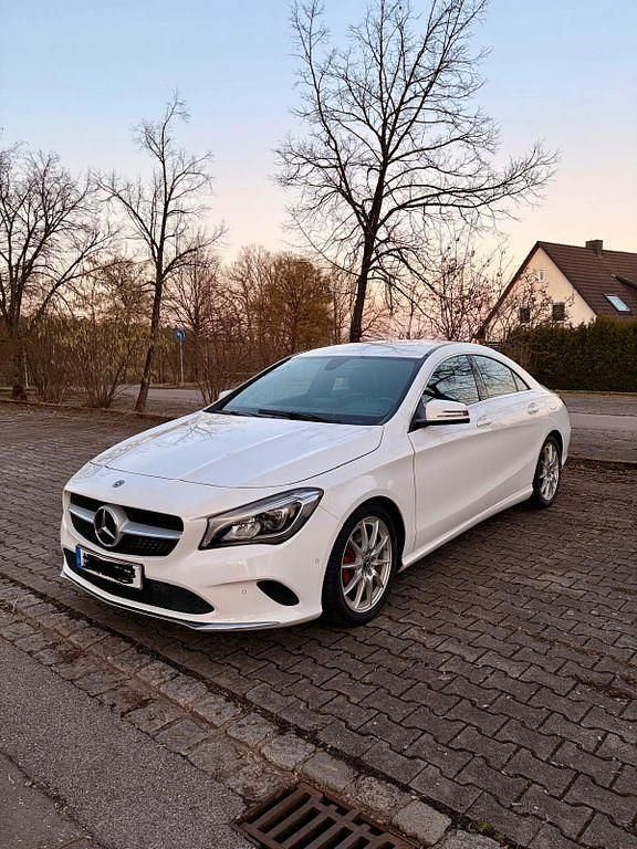 Gebraucht Mercedes CLA180 122 PS (89 kW) 2018 Weiß Limousine