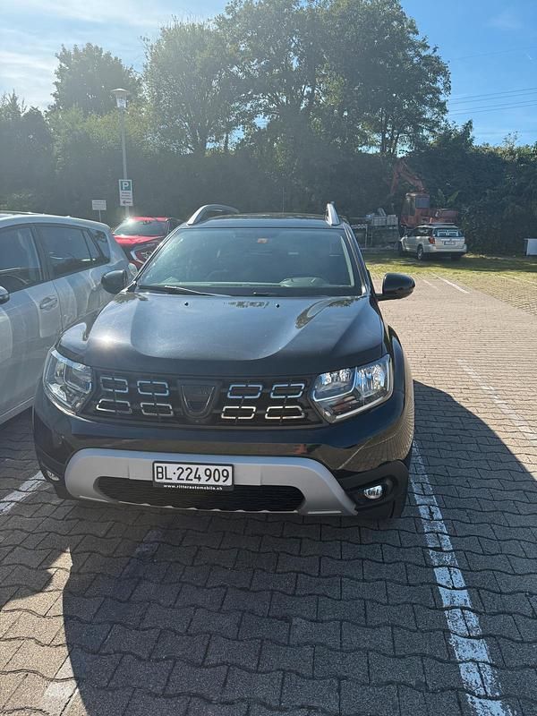 Schwarz Gebraucht 2021 Dacia Duster Celebration SUV | 15.000 € (Superpreis) - Bild 1/1