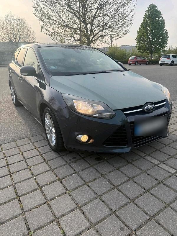 Usata Ford Focus Titanium 116 CV (85 kW) 2014 Grigio Station wagon