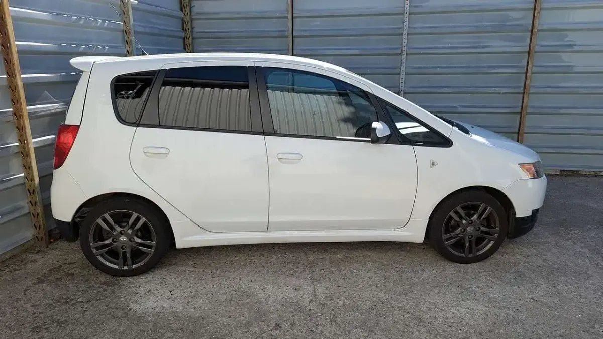 Gebraucht Mitsubishi Colt 95 PS (69 kW) 2010 Weiß Kleinwagen