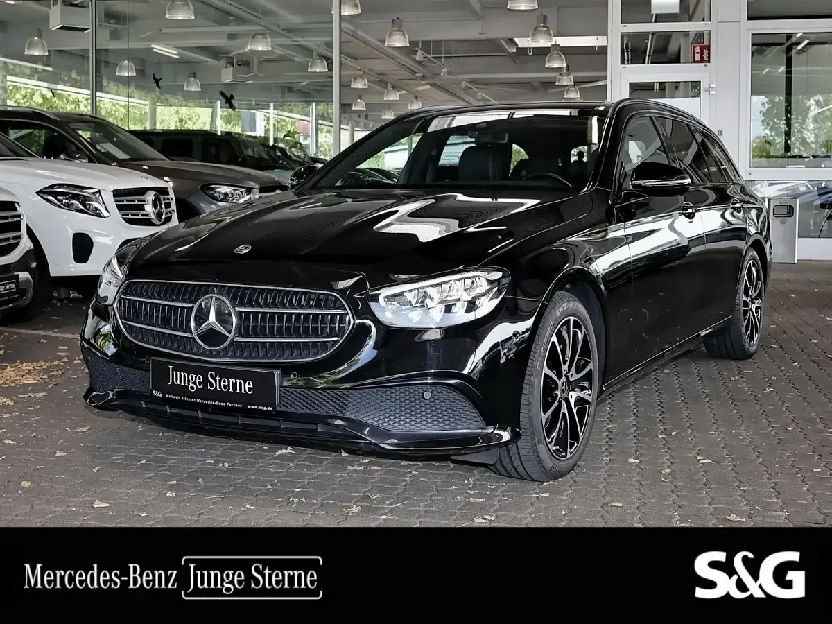 Gebraucht Mercedes E220 Avantgarde 194 PS (142 kW) 2022 Kombi