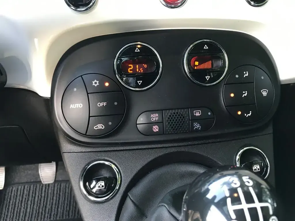 Gebraucht Fiat 500 Dolcevita 71 PS (52 kW) 2024 Weiß Kleinwagen