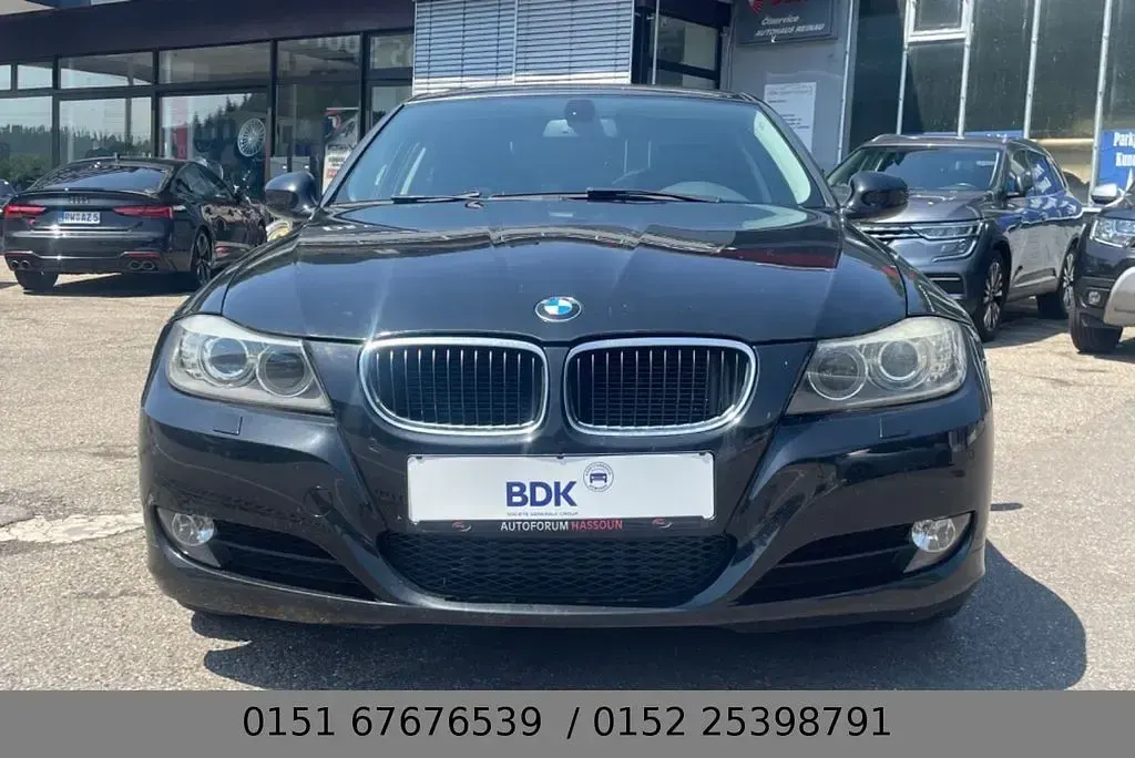 Gebraucht BMW 318 Sport Line 143 PS (105 kW) 2011 Schwarz Limousine