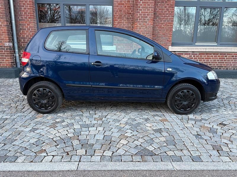 Second-hand VW Fox 54 CP (39 kW) 2006 Albastru Hatchback