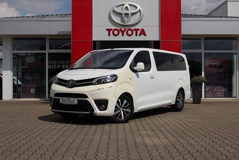 Weiß Gebraucht 2019 Toyota Proace Verso Comfort Kombi | 23.990 € (Superpreis) - Bild 1/4