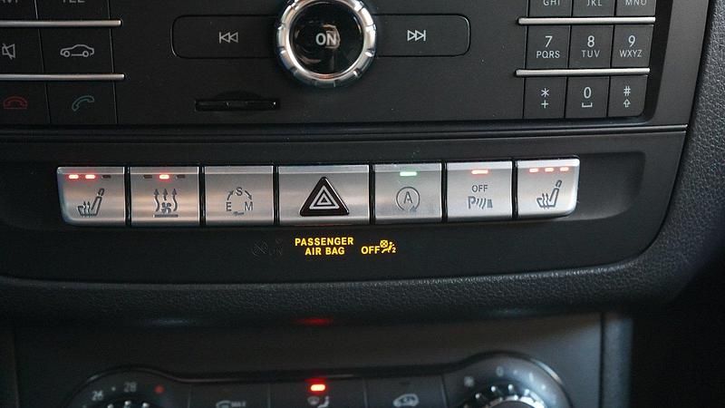 Gebraucht Mercedes B200 136 PS (100 kW) 2015 Silber Van / Kleinbus