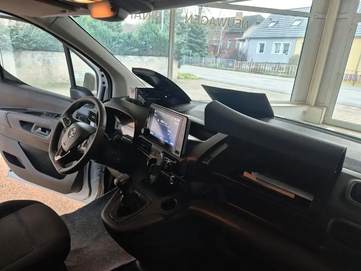 Gebraucht Opel Combo 105 PS (77 kW) 2022 Weiß Van / Kleinbus