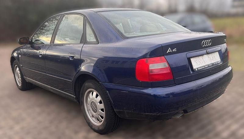 Gebraucht Audi A4 Comfort 101 PS (74 kW) 1998 Blau Limousine