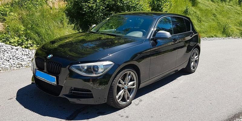 Schwarz Gebraucht 2013 BMW M135 Performance Kleinwagen | 18.250 € (Fairer Preis) - Bild 1/4