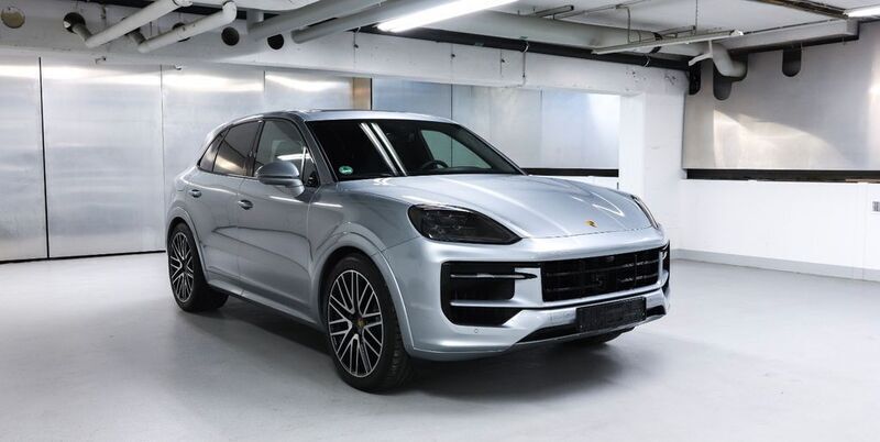 Silber Gebraucht 2023 Porsche Cayenne S Sport SUV | 112.900 € - Bild 1/4