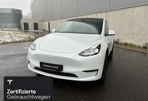 Weiß Gebraucht 2022 Tesla Model Y SUV | 35.100 € (Etwas zu teuer) - Bild 1/4