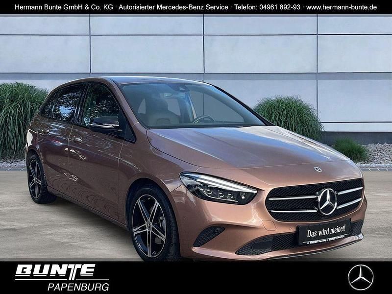 Rosegold (gold) Gebraucht 2022 Mercedes B200 Progressive Van / Kleinbus | 28.775 € (Fairer Preis) - Bild 1/4
